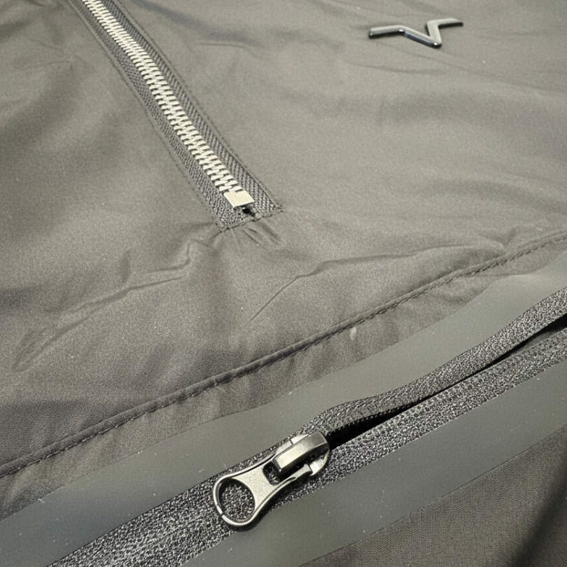 Antivento Nero con Tasca